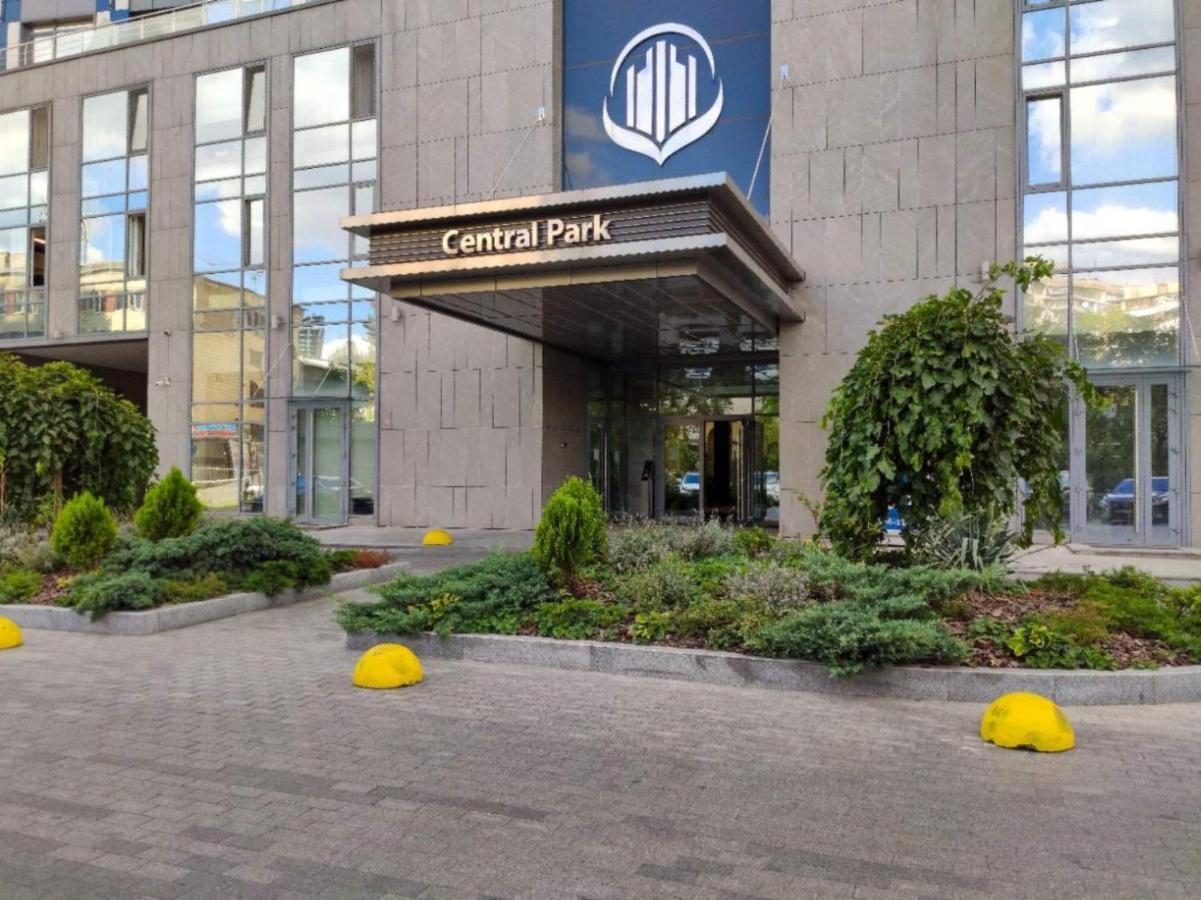 Petrovdom Apartments 10-353 In Rc Central Park, 7 John Mccain Street كييف المظهر الخارجي الصورة